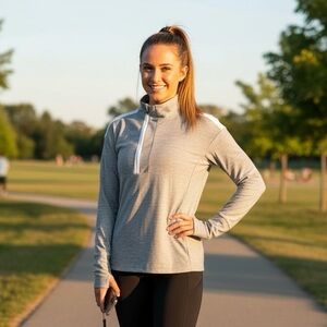 Under Armour  Hotshot Pullover Women’s Medium Loose Long Sleeve 1/4 Zip Pullover